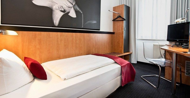 Max Brown Hotel Midtown, Part Of Sircle Collection Дюссельдорф Екстер'єр фото